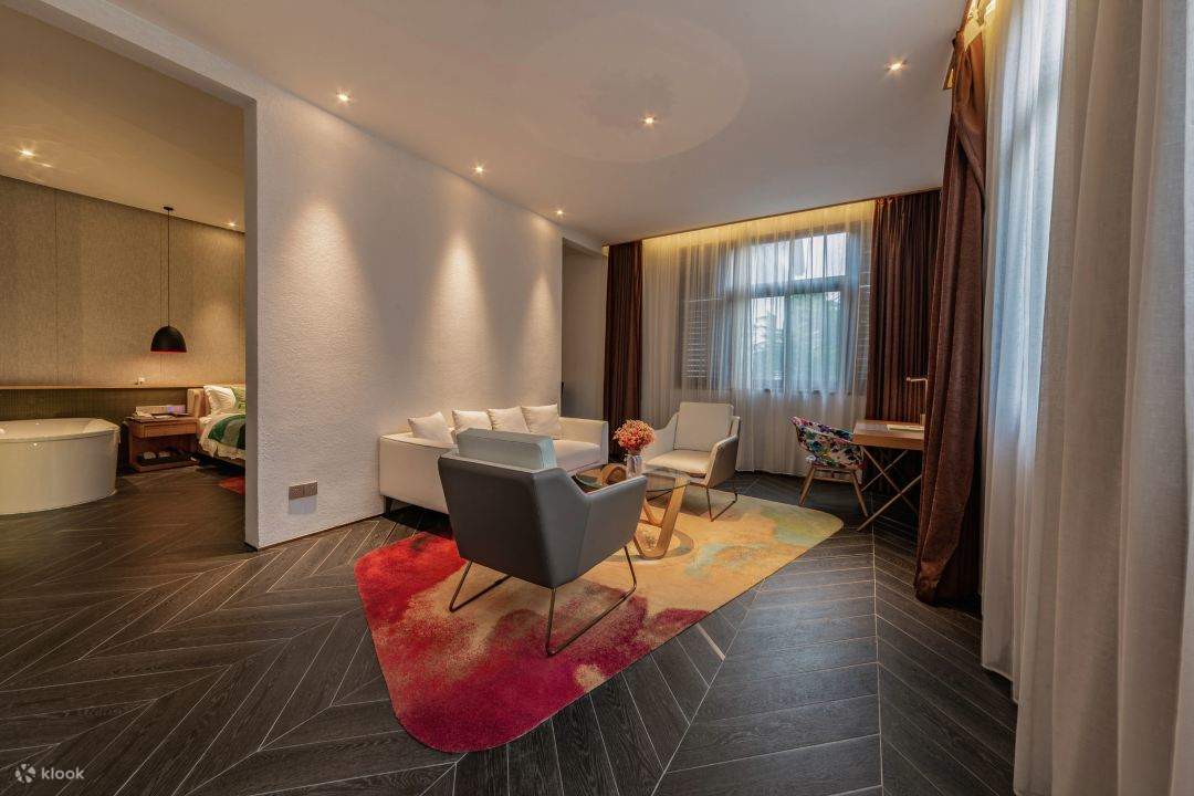 [Inside Gankeng Ancient Town/Directly reach Futian Port Line 10] Shenzhen OCT Gankeng Ancient Town - Nanxianglou Art Hotel Accommodation Package